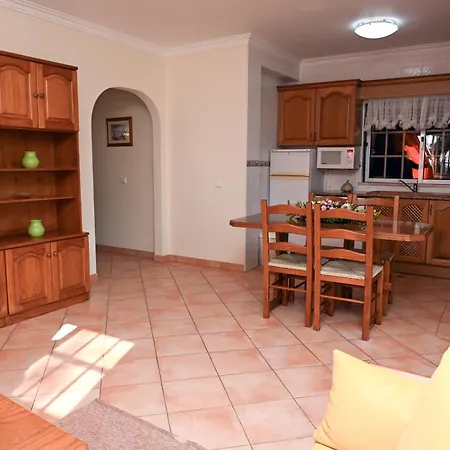 Simoes By Delilah Collection فيلة *