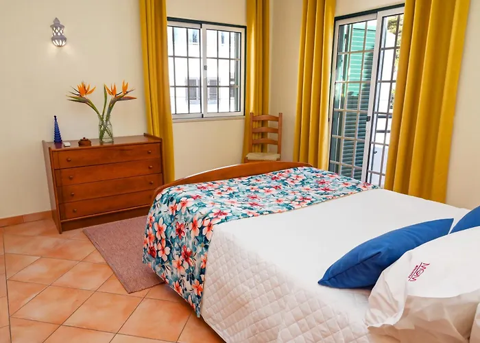 Simoes By Delilah Collection فيلة