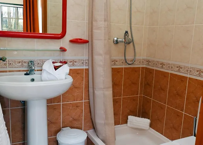 Simoes By Delilah Collection البوفيرا