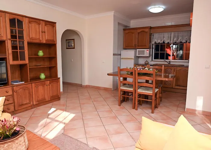 Simoes By Delilah Collection فيلة *